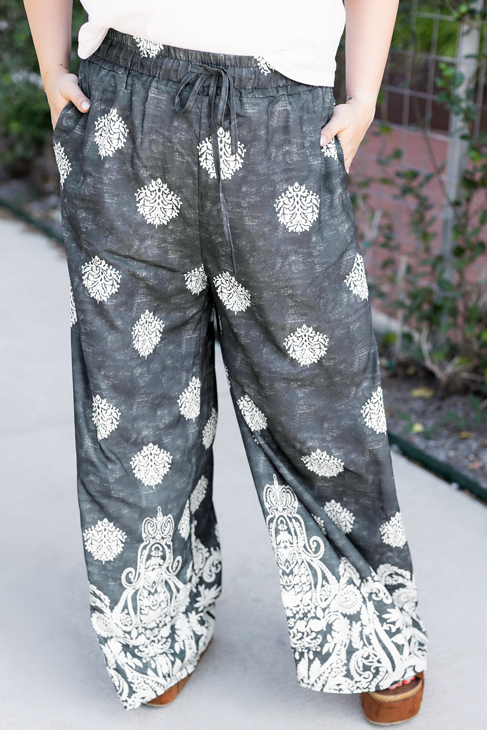 Black Bohemian Print Drawstring Waist Plus Size Wide Leg Pants